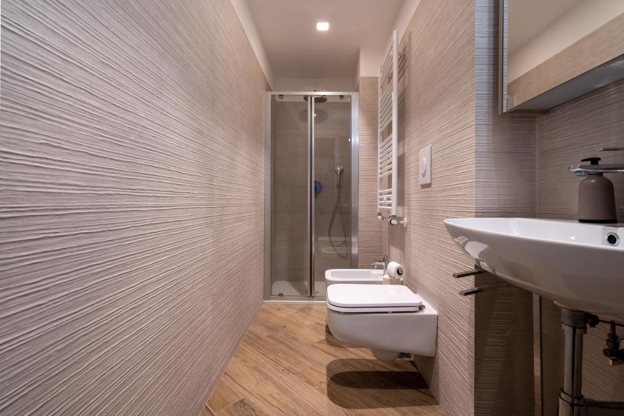 Aurealiving - Trastevere Suite With Rooftop & Gym, Your Place In Rome Exterior photo