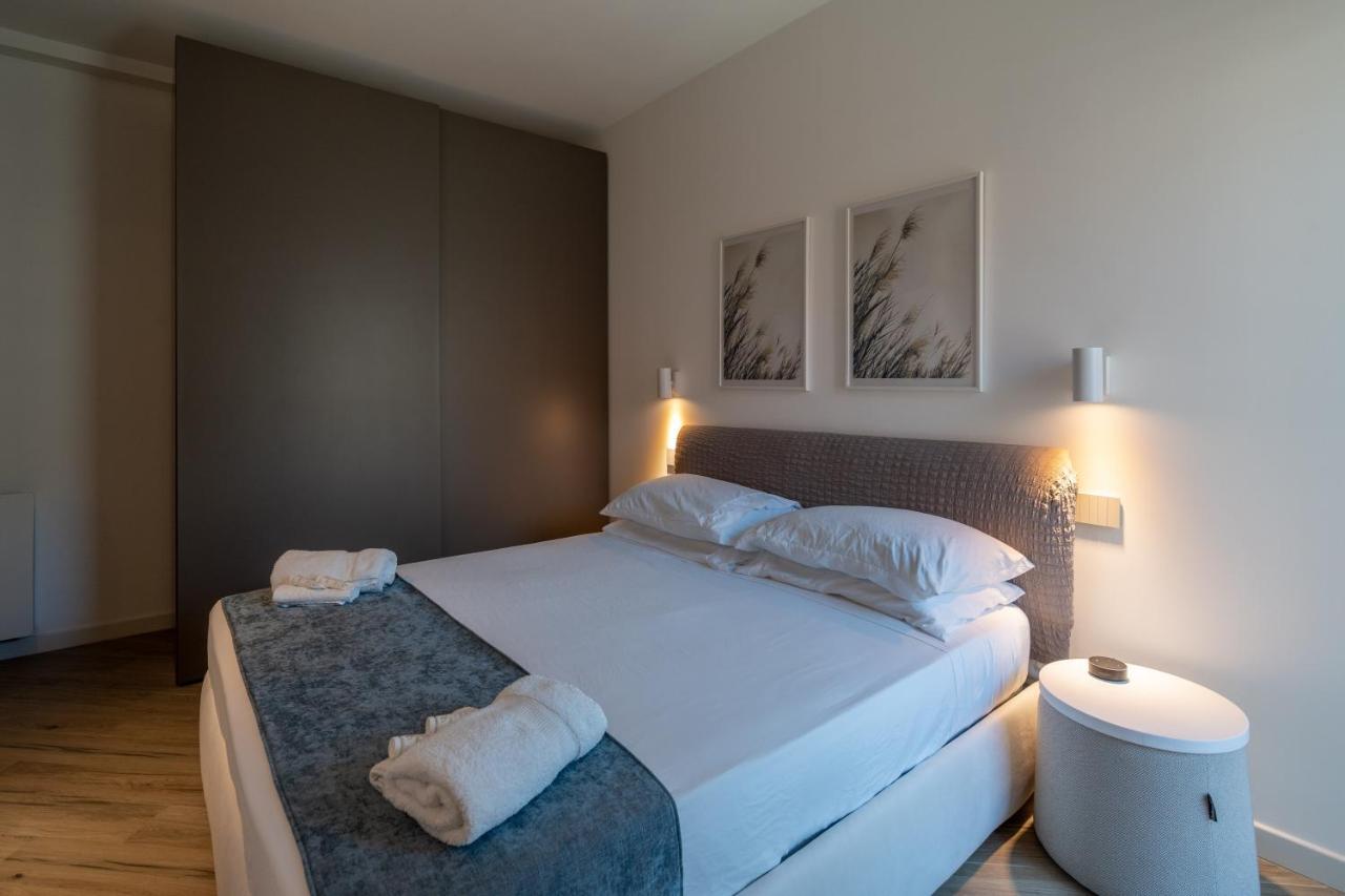 Aurealiving - Trastevere Suite With Rooftop & Gym, Your Place In Rome Exterior photo