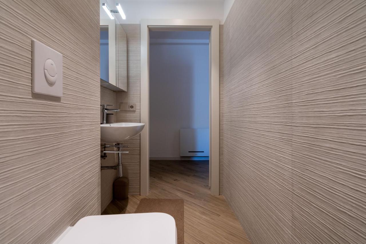 Aurealiving - Trastevere Suite With Rooftop & Gym, Your Place In Rome Exterior photo