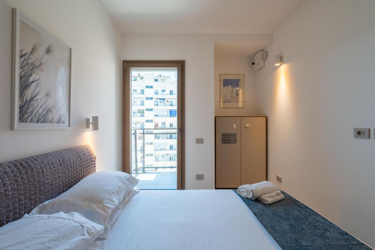 Aurealiving - Trastevere Suite With Rooftop & Gym, Your Place In Rome Exterior photo