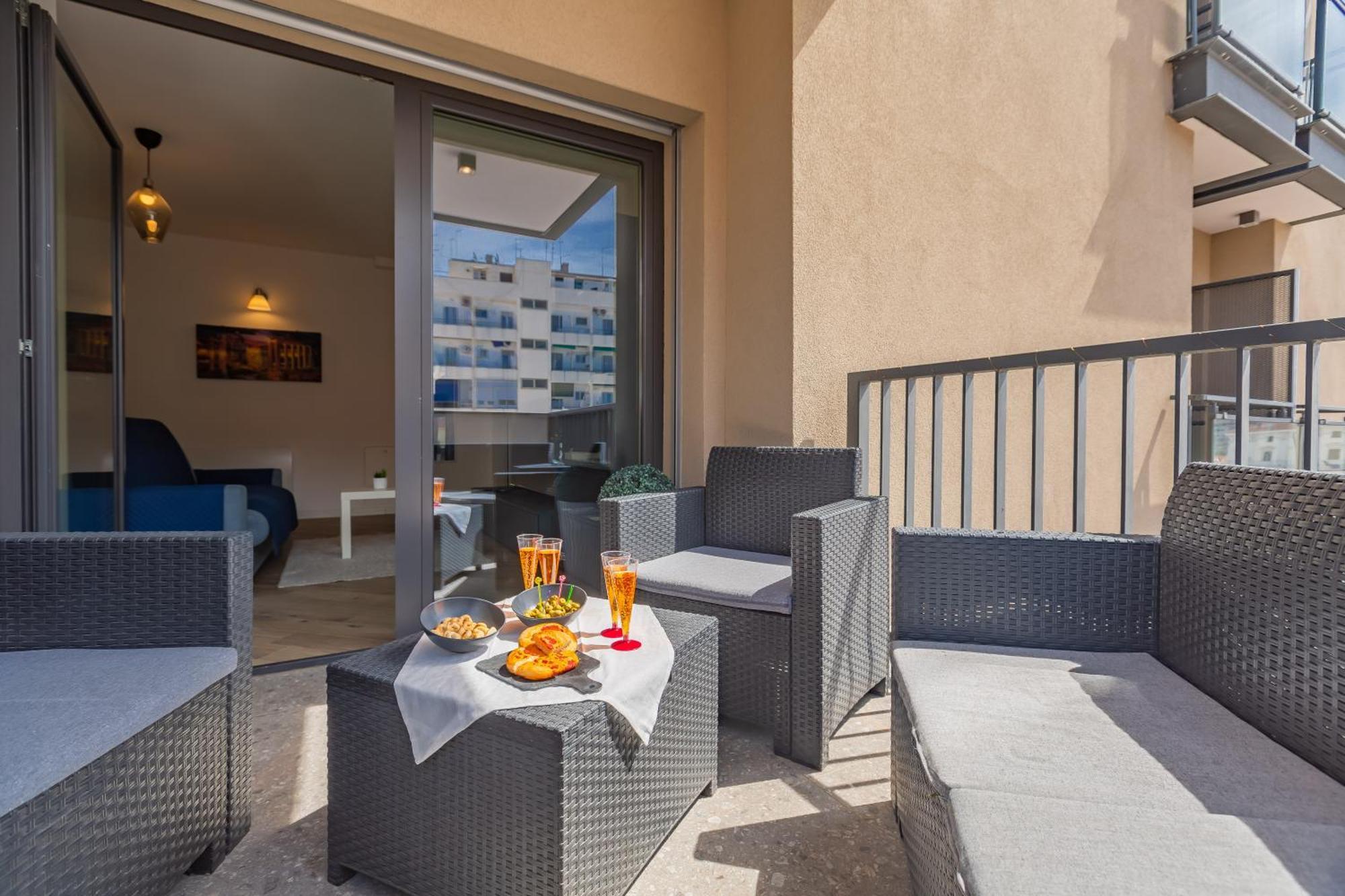 Aurealiving - Trastevere Suite With Rooftop & Gym, Your Place In Rome Exterior photo
